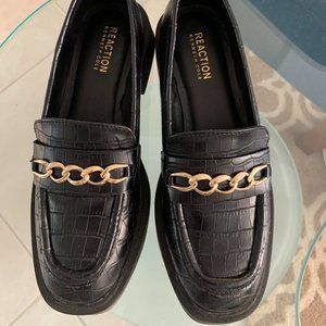 Kenneth Cole Reaction Lug Sole Croc-embossed Chain Detail Loafer, size 6.5